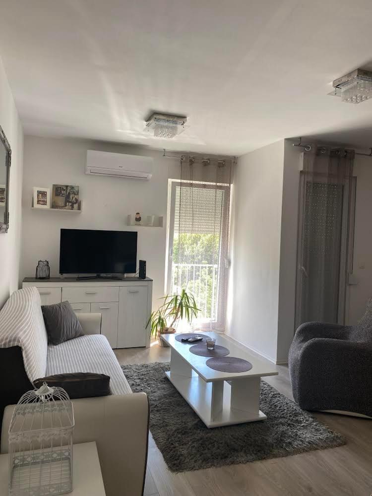 Prekrasan Apartman “Marko” Sa Dvije Sobe سبليت المظهر الخارجي الصورة